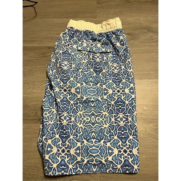 Johnnie O Blue Patterned Board Swim Shorts Size Large - Picture 5 of 5